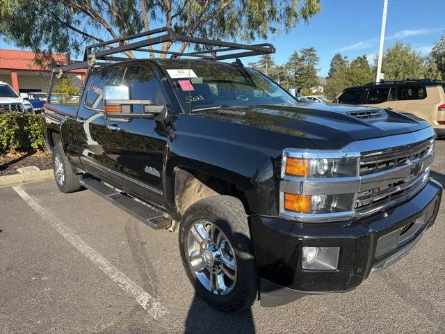 2018 Chevrolet Silverado 2500HD High Country 4WD photo