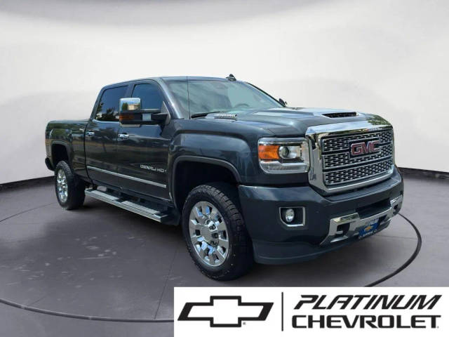 2018 GMC Sierra 2500HD Denali 4WD photo