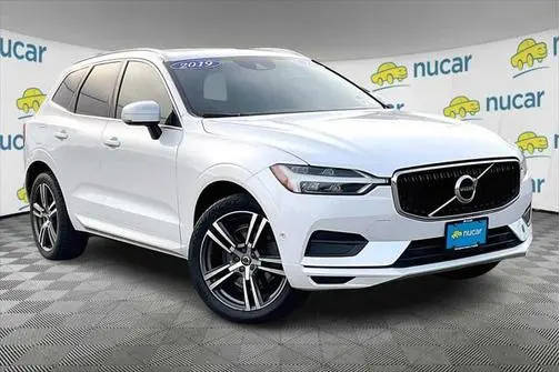 2018 Volvo XC60 Momentum AWD photo