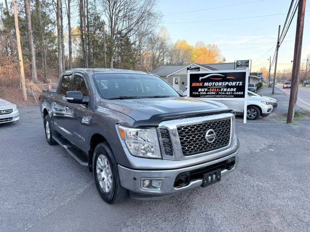 2018 Nissan Titan SV 4WD photo
