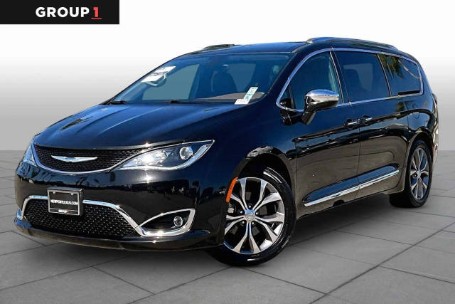 2018 Chrysler Pacifica Minivan Limited FWD photo