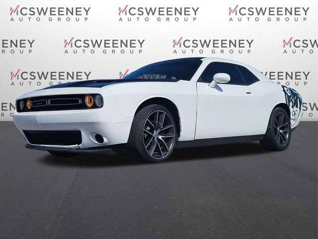 2017 Dodge Challenger SXT RWD photo