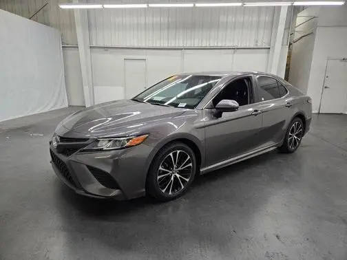 2018 Toyota Camry SE FWD photo
