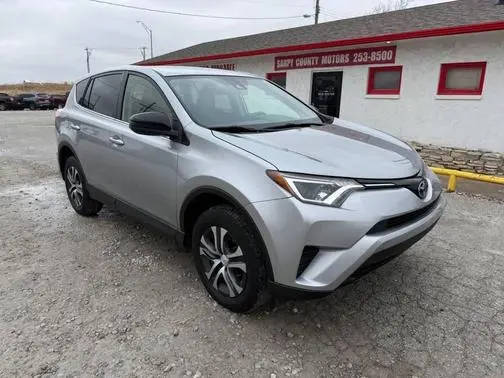 2018 Toyota RAV4 LE AWD photo