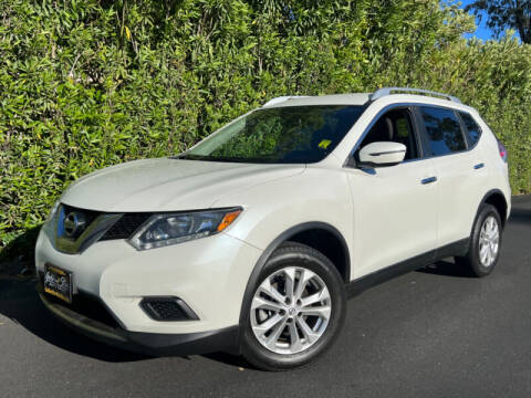 2016 Nissan Rogue SV FWD photo