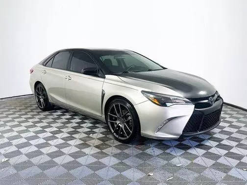 2015 Toyota Camry SE FWD photo