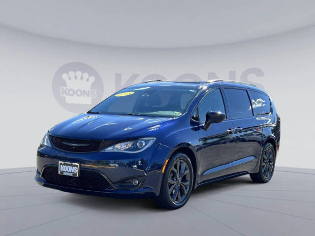 2018 Chrysler Pacifica Minivan Touring L Plus FWD photo