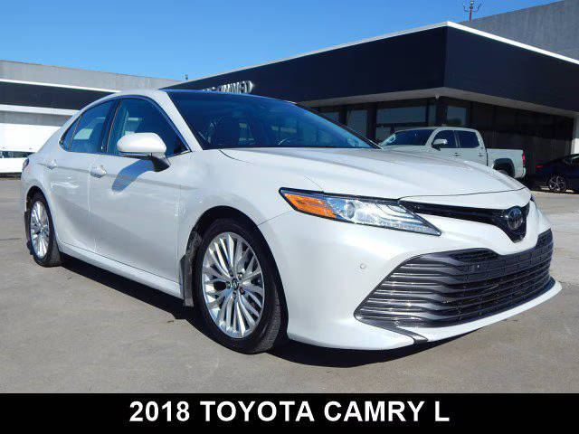 2018 Toyota Camry XLE FWD photo