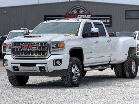 2018 GMC Sierra 3500HD Denali 4WD photo