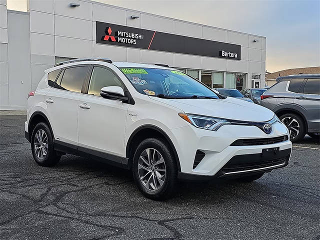 2018 Toyota RAV4 Hybrid LE AWD photo