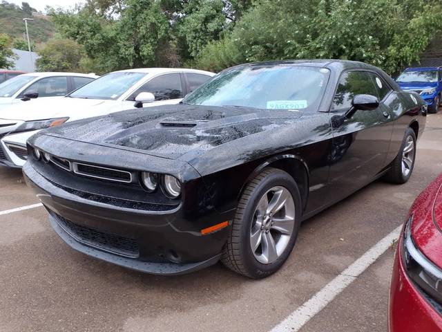 2018 Dodge Challenger SXT RWD photo