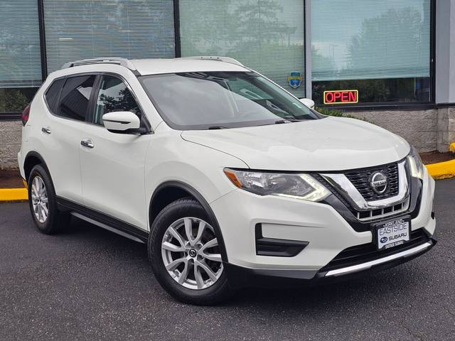2018 Nissan Rogue SV FWD photo