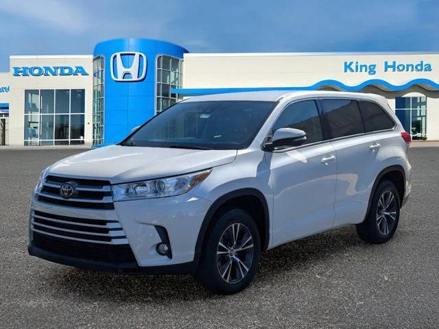 2018 Toyota Highlander LE Plus FWD photo