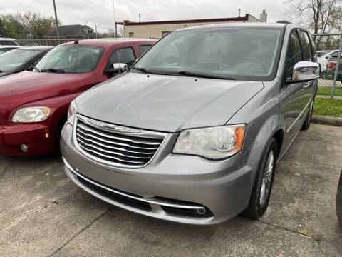 2015 Chrysler Town and Country Touring-L FWD photo