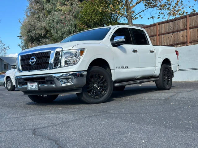 2018 Nissan Titan SL RWD photo