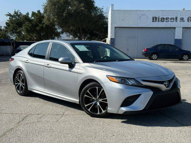 2018 Toyota Camry SE FWD photo