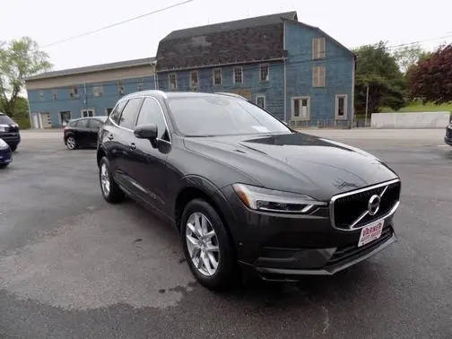 2018 Volvo XC60 Momentum AWD photo