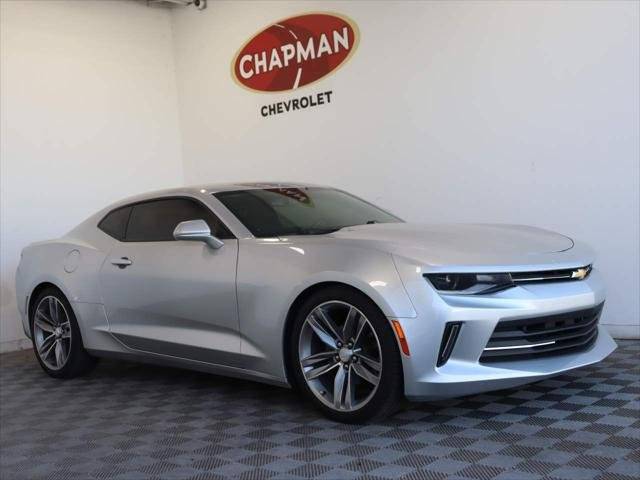 2017 Chevrolet Camaro 1LT RWD photo