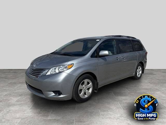 2017 Toyota Sienna LE FWD photo