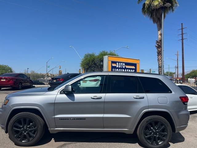 2018 Jeep Grand Cherokee Altitude 4WD photo