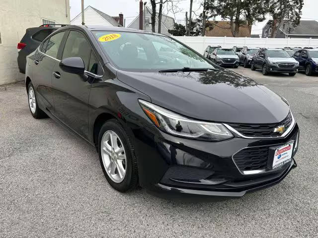 2018 Chevrolet Cruze LT FWD photo