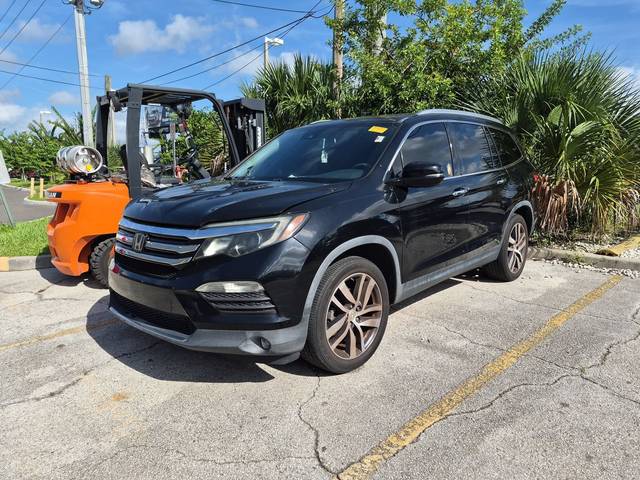 2018 Honda Pilot Touring FWD photo