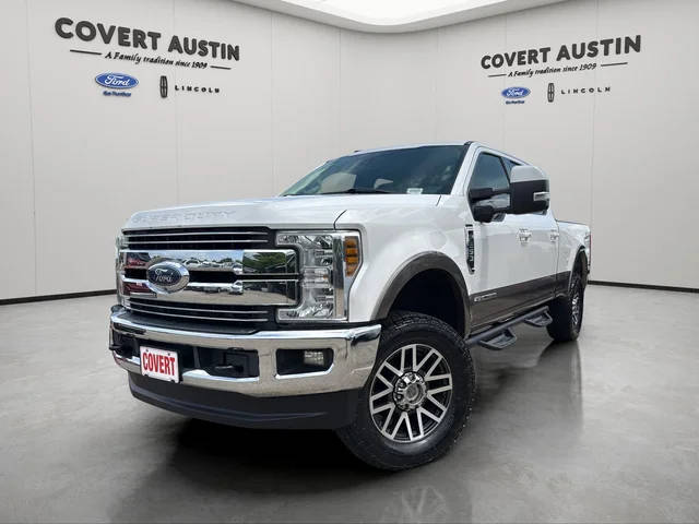 2018 Ford F-250 Super Duty LARIAT 4WD photo
