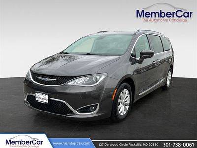 2018 Chrysler Pacifica Minivan Touring L FWD photo