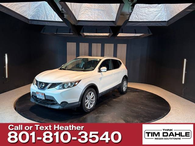 2017 Nissan Rogue Sport SV AWD photo