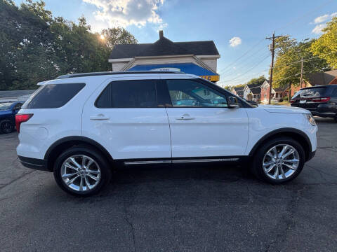2018 Ford Explorer XLT 4WD photo