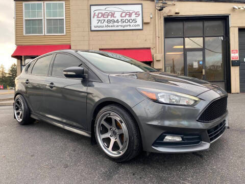 2018 Ford Focus ST FWD photo