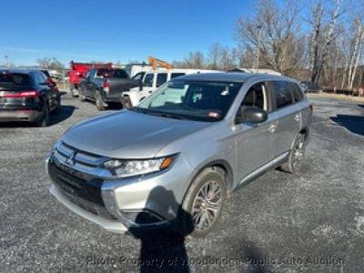 2018 Mitsubishi Outlander SE 4WD photo
