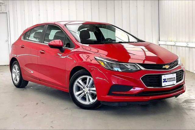 2017 Chevrolet Cruze LT FWD photo
