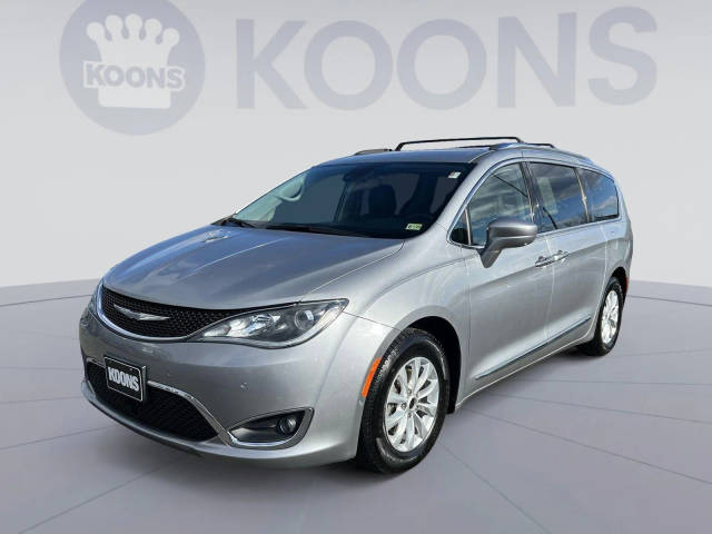 2018 Chrysler Pacifica Minivan Touring L Plus FWD photo