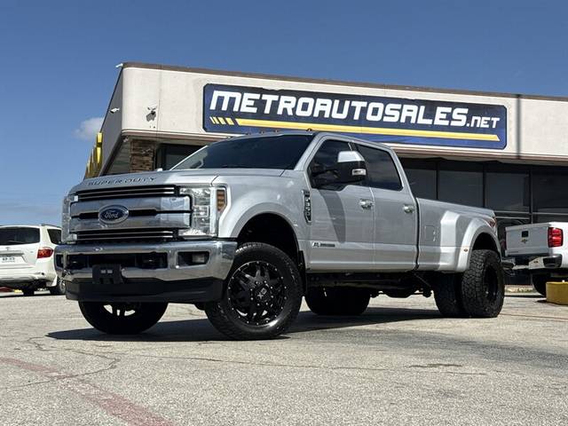 2018 Ford F-350 Super Duty LARIAT 4WD photo