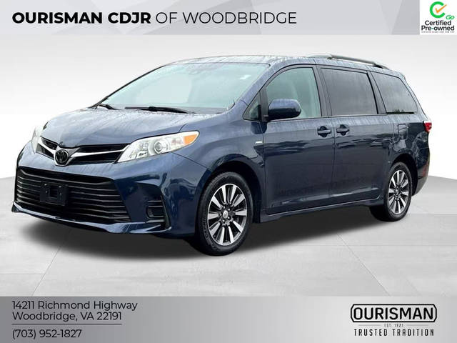 2018 Toyota Sienna LE AWD photo