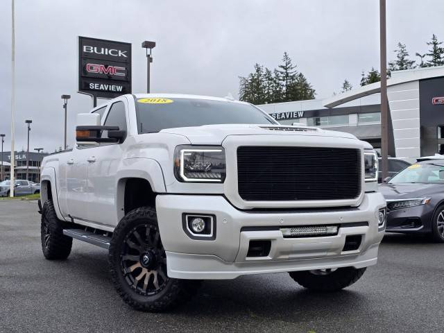2018 GMC Sierra 3500HD Denali 4WD photo