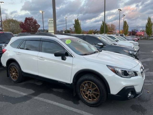 2018 Subaru Outback  AWD photo