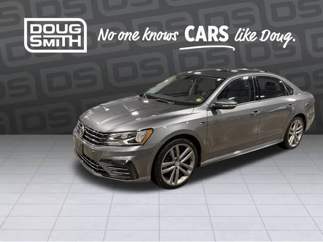 2018 Volkswagen Passat R-Line FWD photo