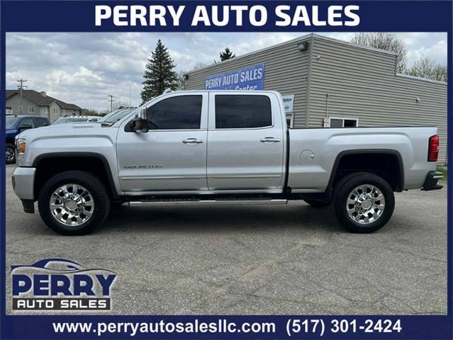 2018 GMC Sierra 2500HD Denali 4WD photo