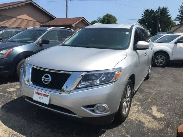 2016 Nissan Pathfinder S FWD photo