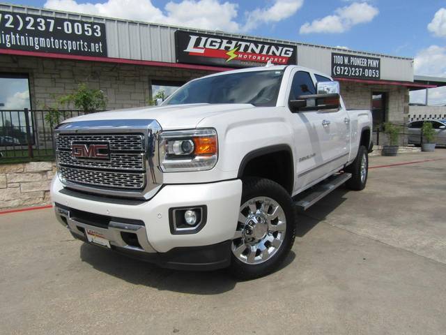 2018 GMC Sierra 2500HD Denali 4WD photo