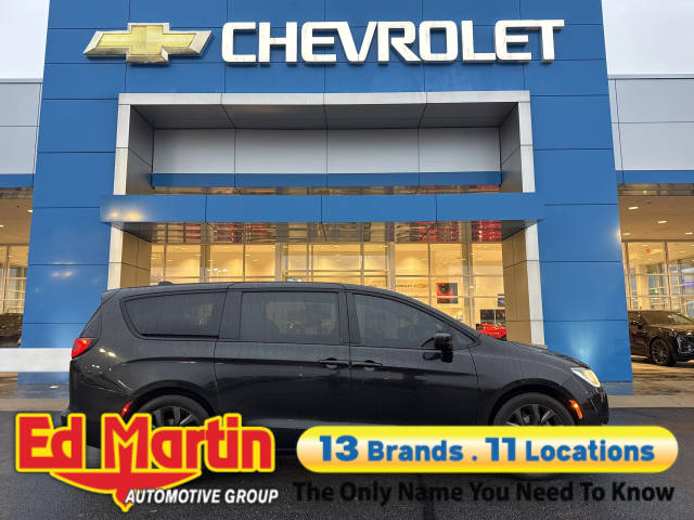 2018 Chrysler Pacifica Minivan Touring Plus FWD photo