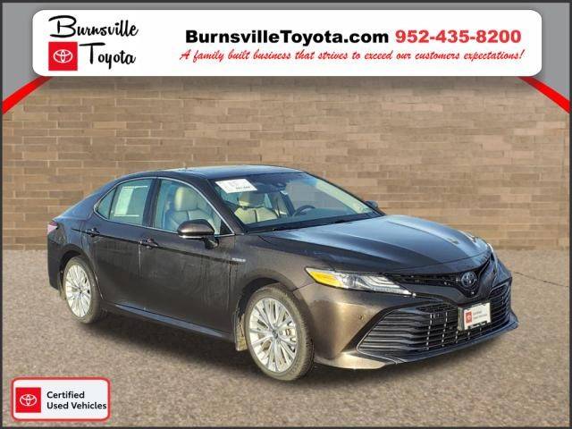 2018 Toyota Camry Hybrid XLE FWD photo