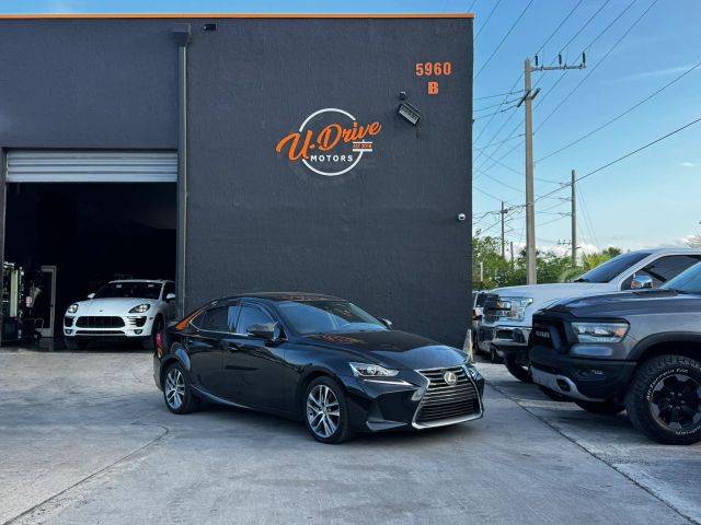 2018 Lexus IS IS 300 RWD photo