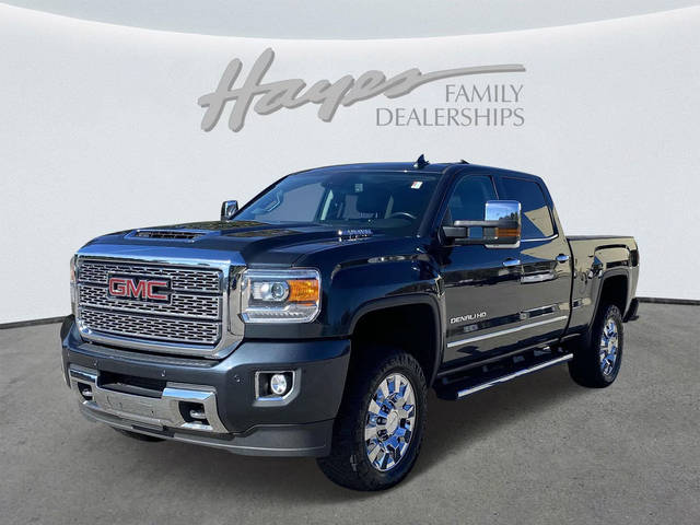 2018 GMC Sierra 2500HD Denali 4WD photo