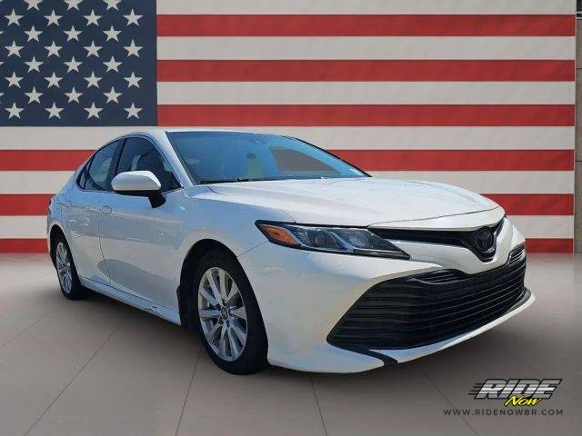 2018 Toyota Camry LE FWD photo