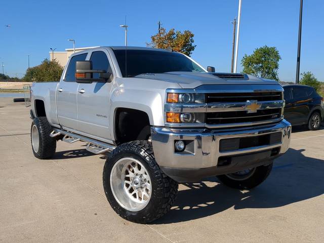 2018 Chevrolet Silverado 2500HD LT 4WD photo