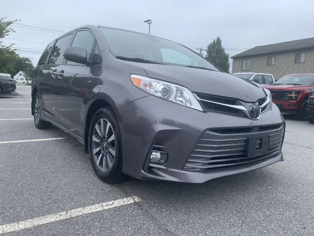 2018 Toyota Sienna XLE AWD photo