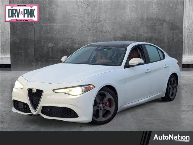 2018 Alfa Romeo Giulia  RWD photo